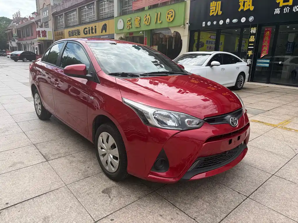 Toyota Yaris L 2020 — фото 3