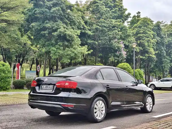 Volkswagen Sagitar 2015