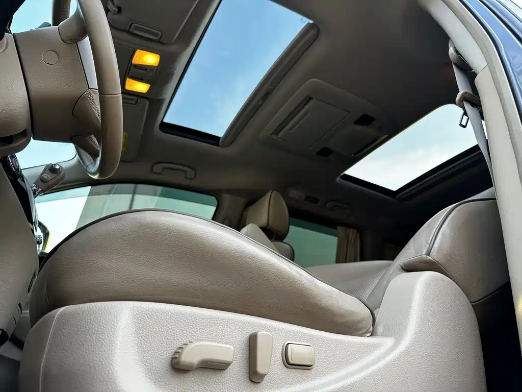 Nissan Quest 2015 — фото 25