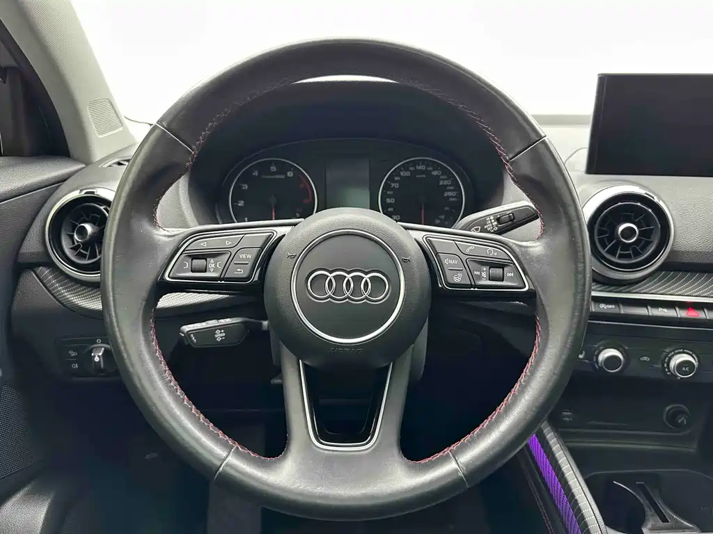 Audi Q2L 2023 — фото 17