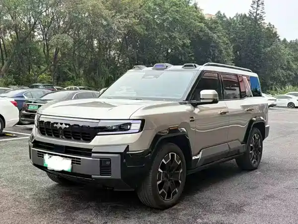 Fangchengbao Leopard 8 2025