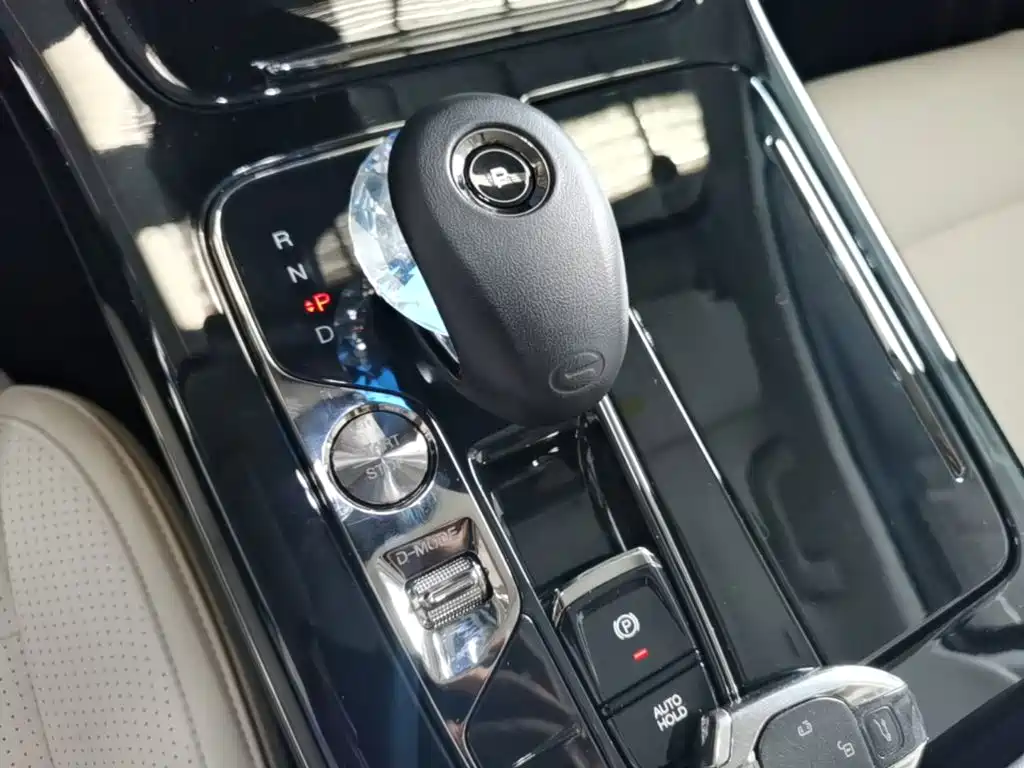 GAC Motor Trumpchi E9 2025 — фото 21