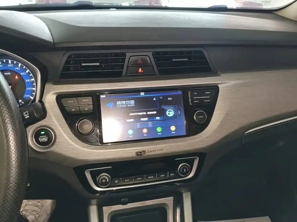 Geely Vision X3 2018 — фото 13
