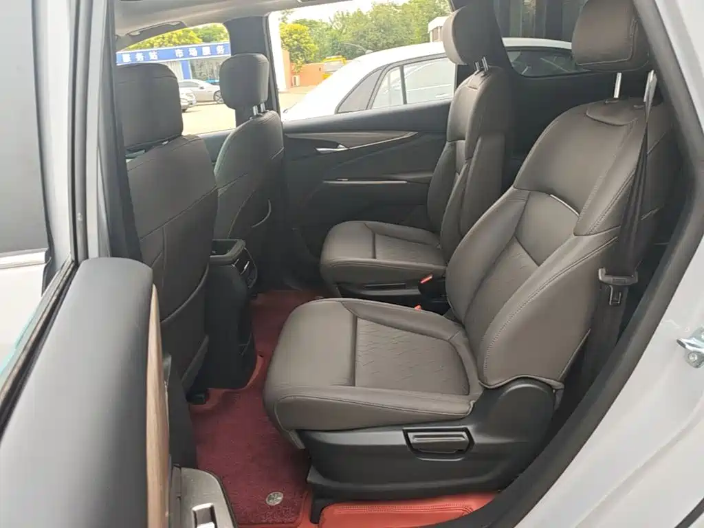 Maxus G50 PHEV 2025 — фото 17