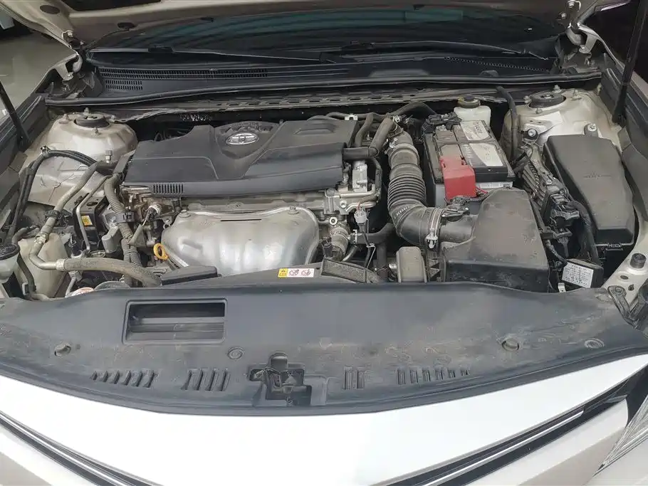 Toyota Camry 2018 — фото 10