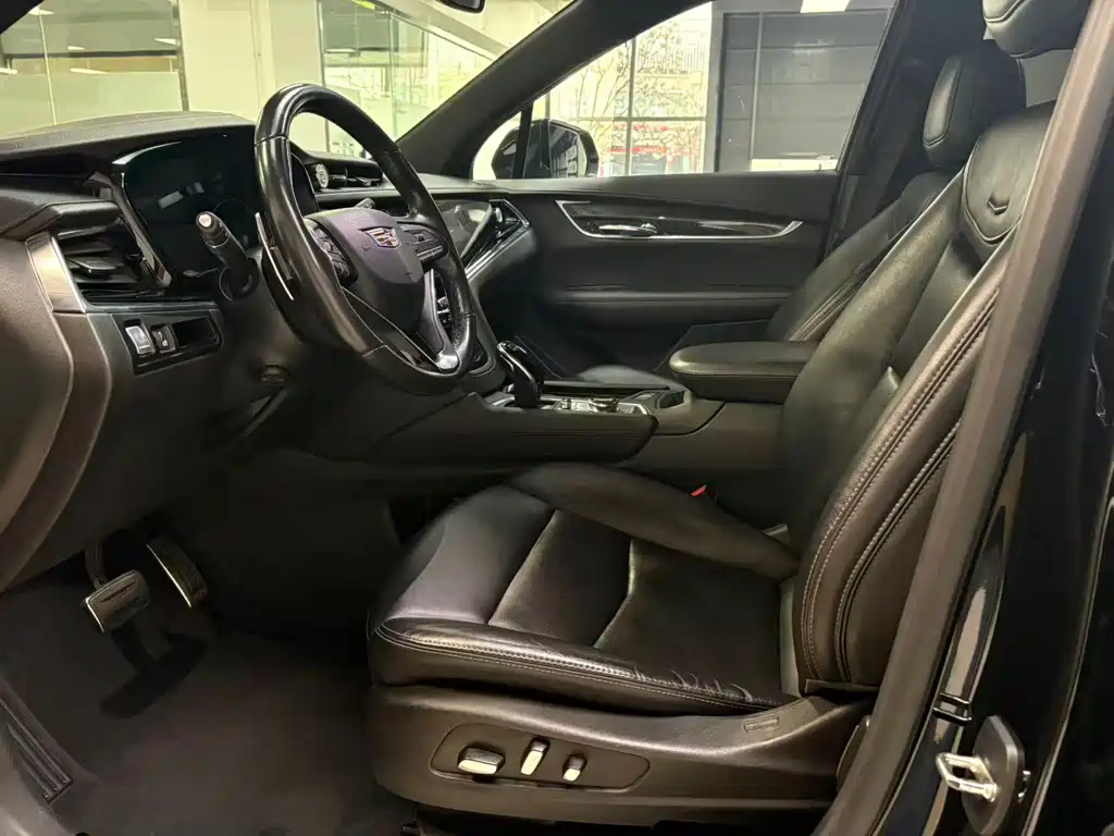 Cadillac XT6 2021 — фото 14