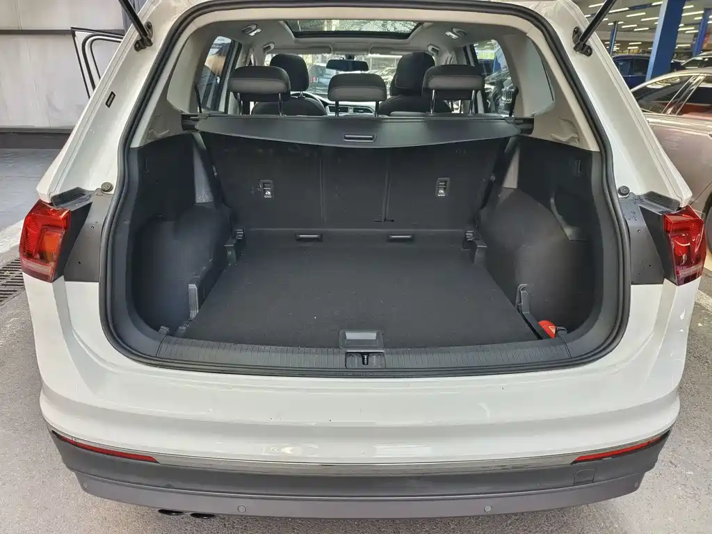 Volkswagen Tiguan L 2018 — фото 14