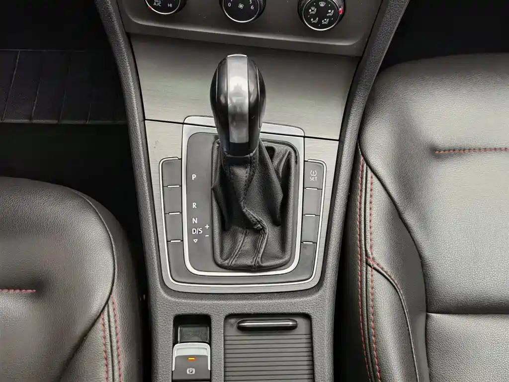 Volkswagen Golf 2015 — фото 13