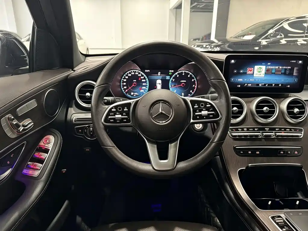 Mercedes-Benz GLC 2021 — фото 12