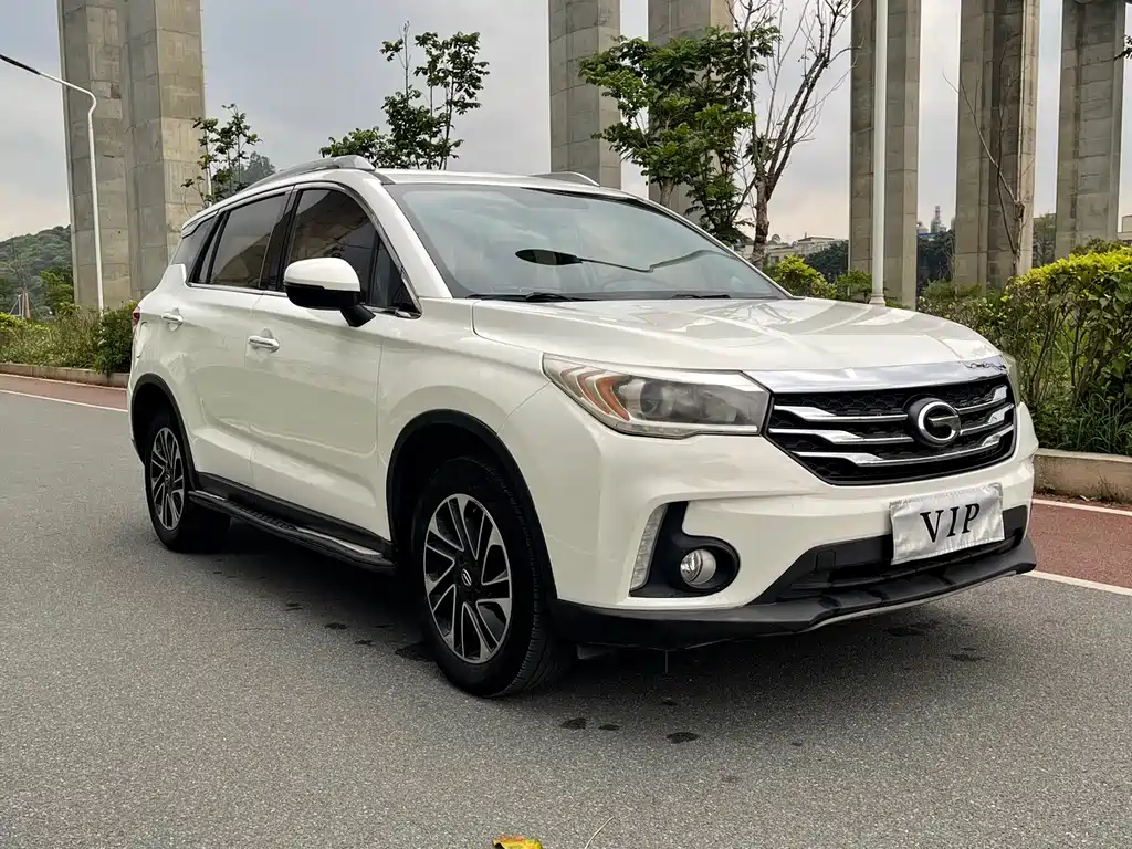 GAC Trumpchi GS4 2017 — фото 3
