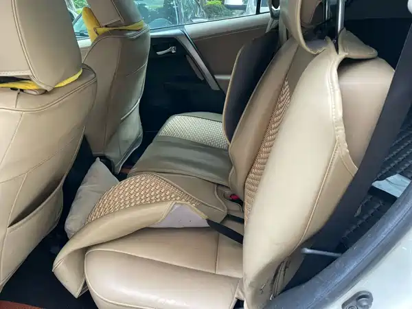 Toyota RAV4 2015