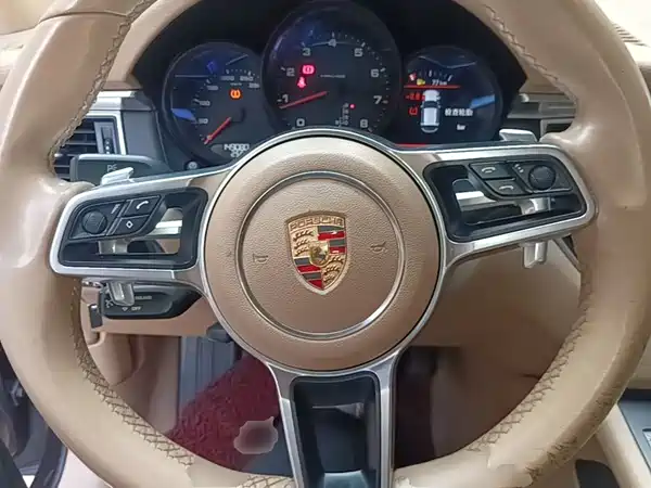 Porsche Macan 2016