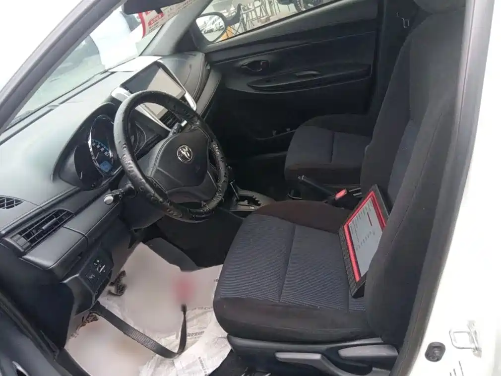 Toyota Yaris L 2018 — фото 23