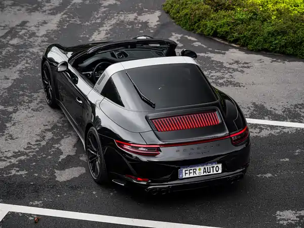 Porsche 911 2019