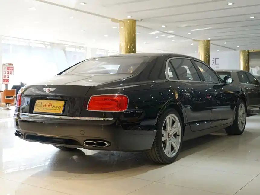 Bentley Flying Spur 2015 — фото 18