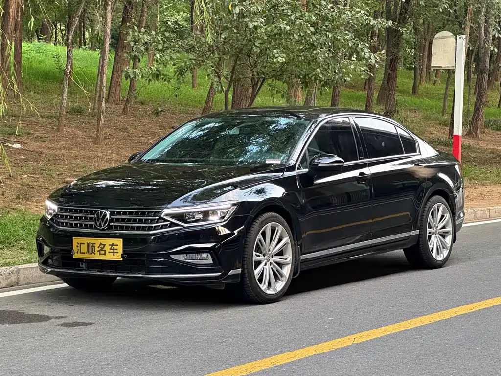 Volkswagen Magotan 2025