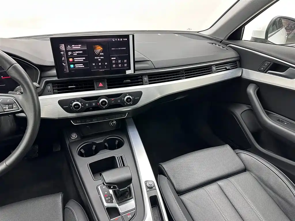 Audi A4L 2023 — фото 15