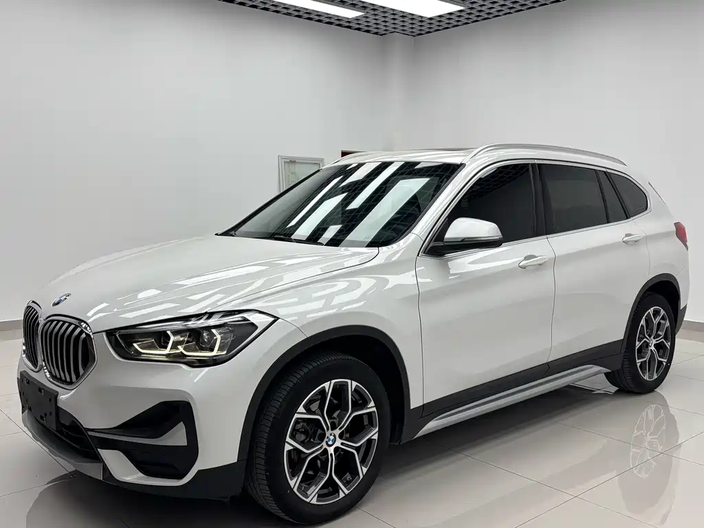 BMW X1 2022 — фото 1