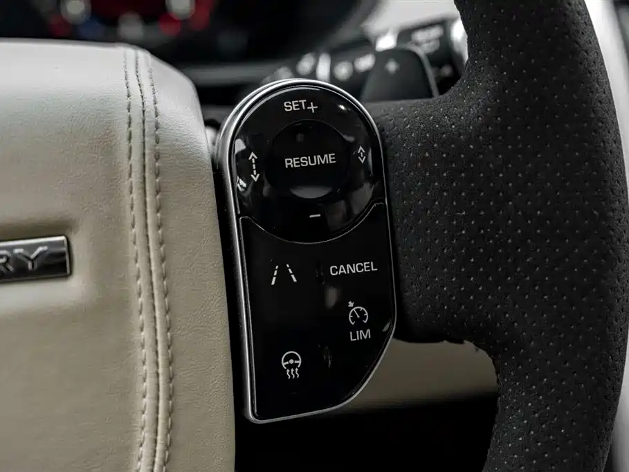 Land Rover Discovery 2019 — фото 10