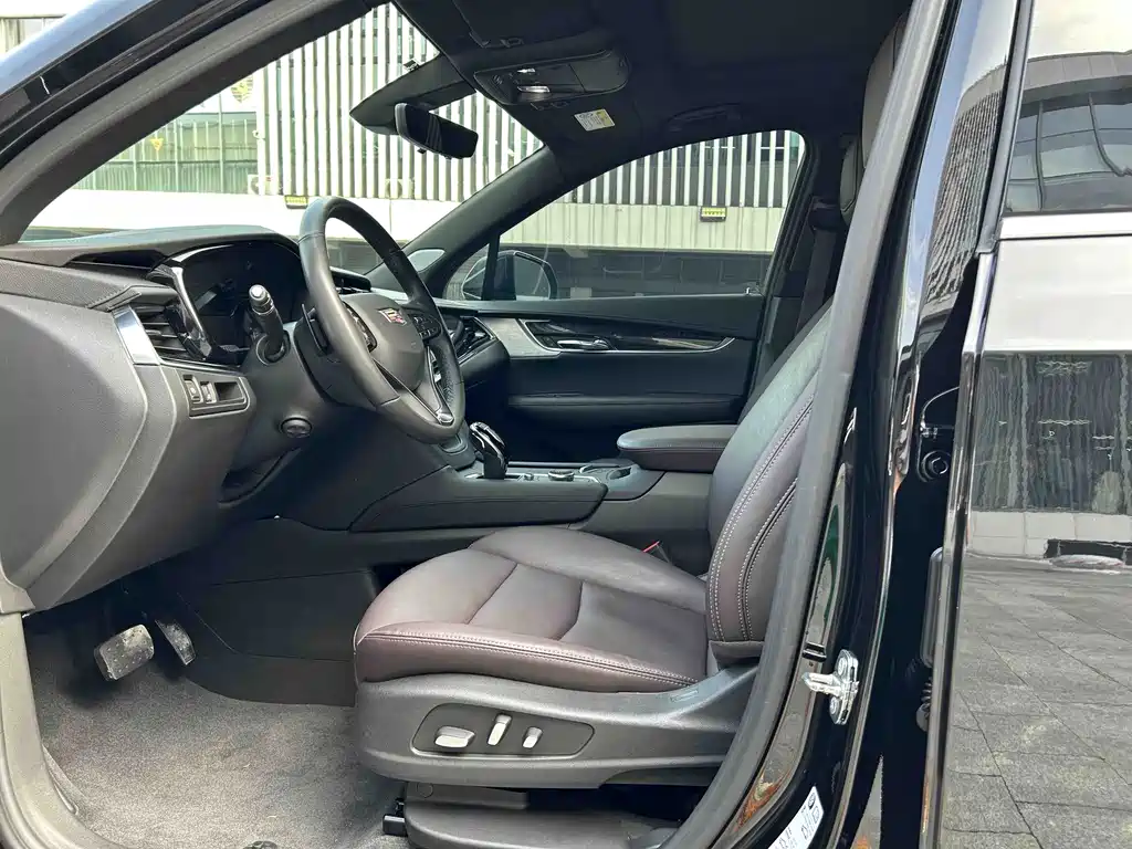 Cadillac XT6 2021 — фото 17
