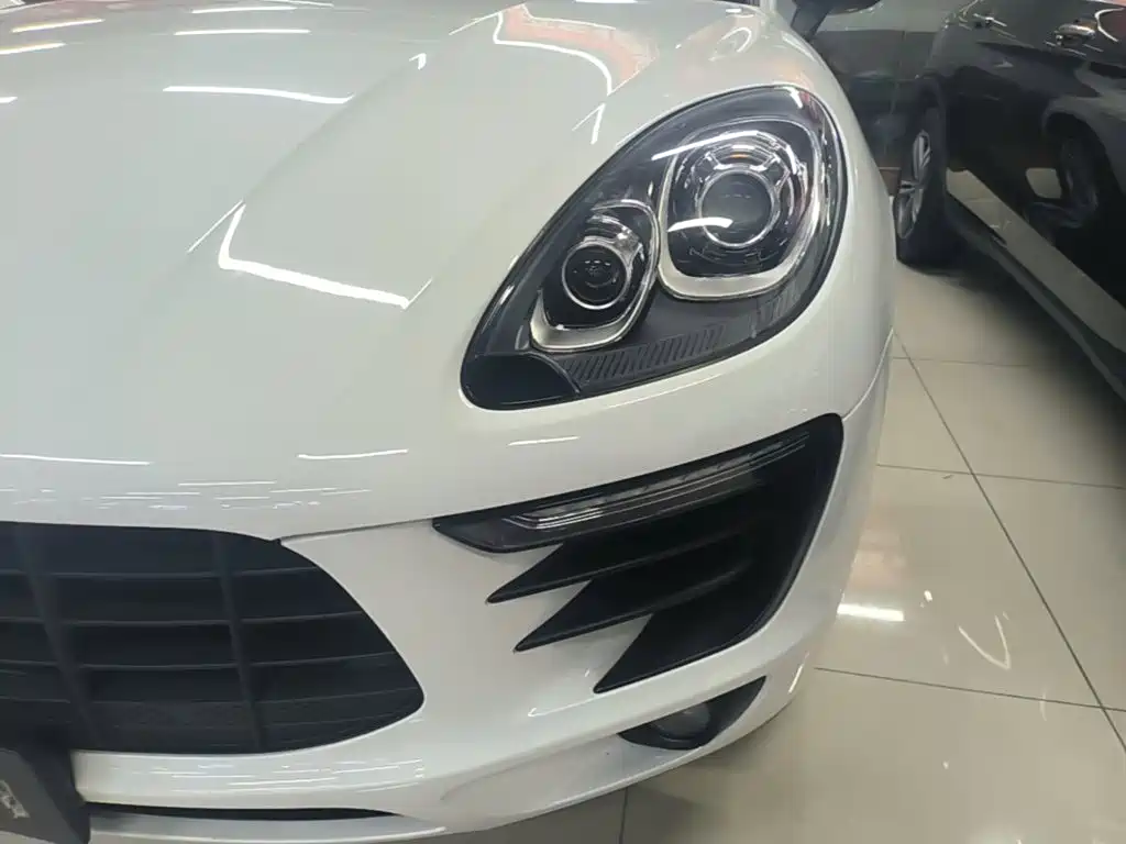 Porsche Macan 2018 — фото 24