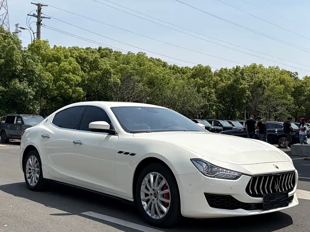 Maserati Ghibli 2022 — фото 3