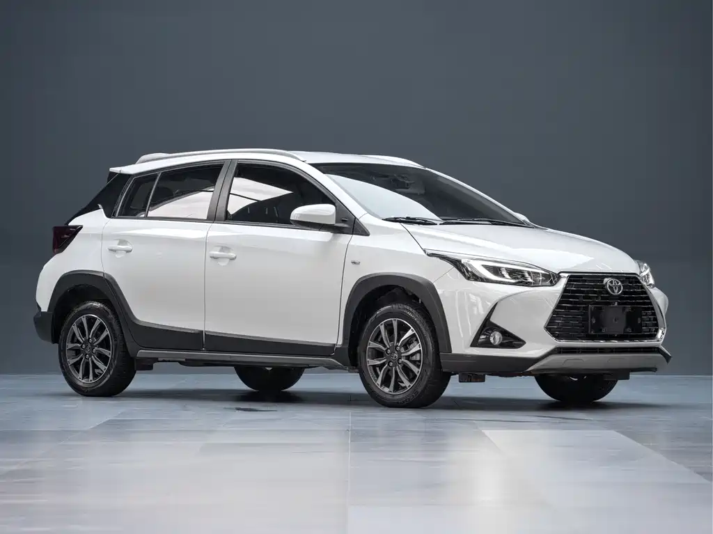Toyota Yaris L 2023 — фото 6