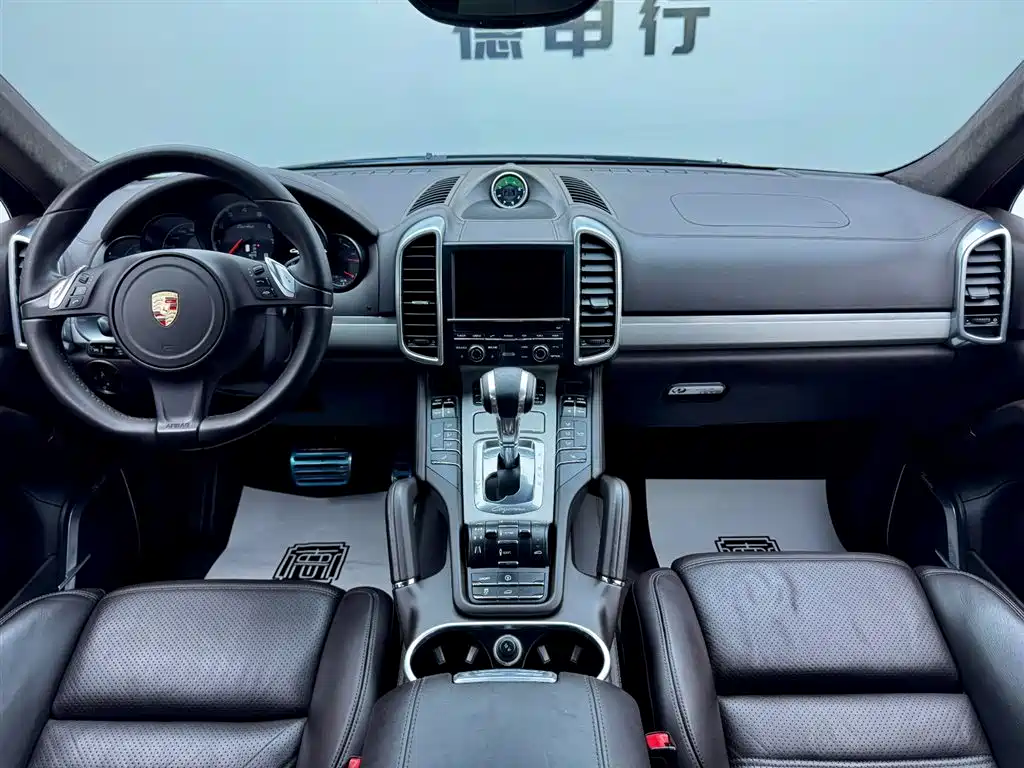 Porsche Cayenne 2013 — фото 16