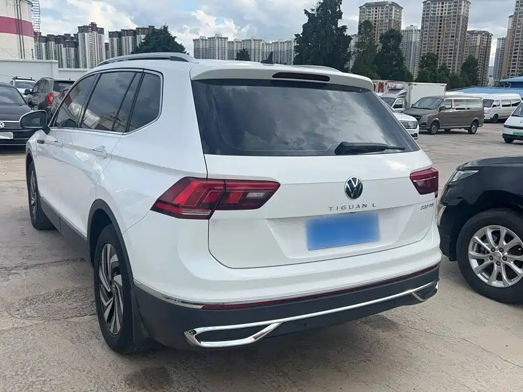 Volkswagen Tiguan L 2022 — фото 12