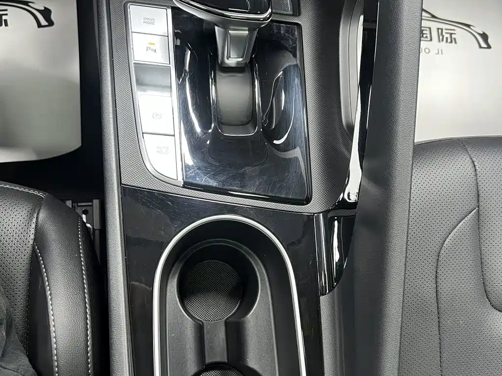 Hyundai Elantra 2022 — фото 22