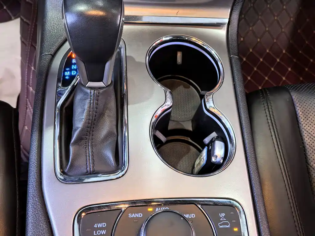 Jeep Grand Cherokee 2021 — фото 14