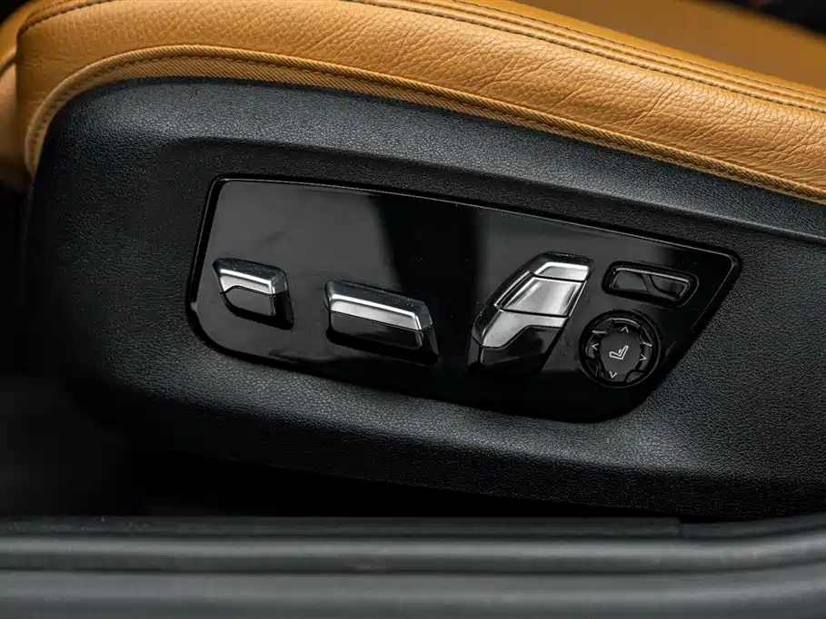 BMW 5 Series 2021 — фото 15