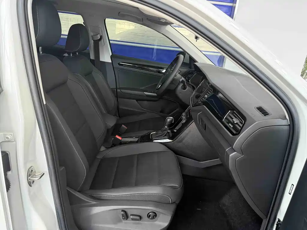 Volkswagen T-Roc 2022 — фото 16