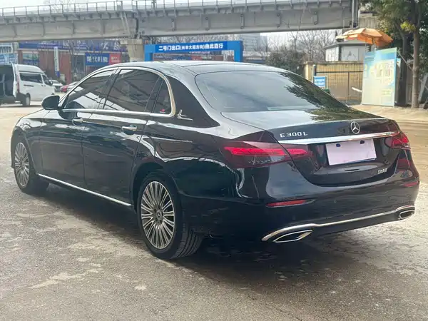 Mercedes-Benz E-Class 2023