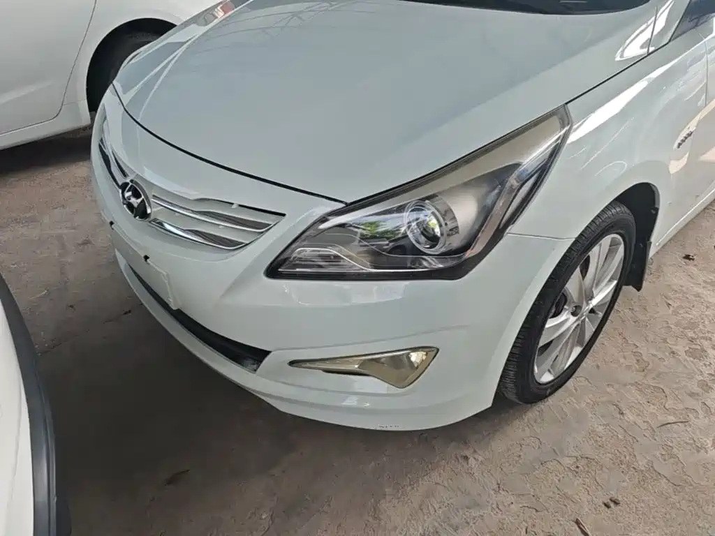 Hyundai Accent 2015 — фото 24