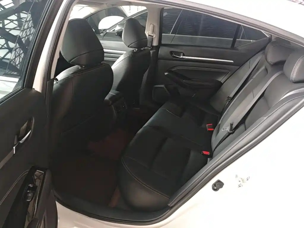 Nissan Teana 2023 — фото 17