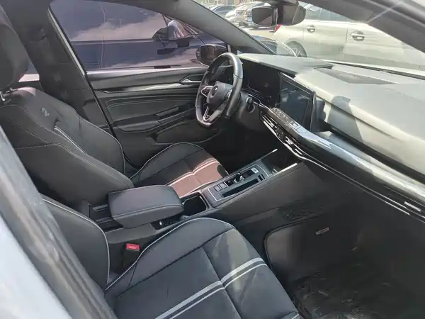 Volkswagen Golf 2021