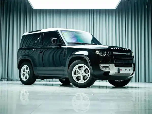 Land Rover Defender 2024