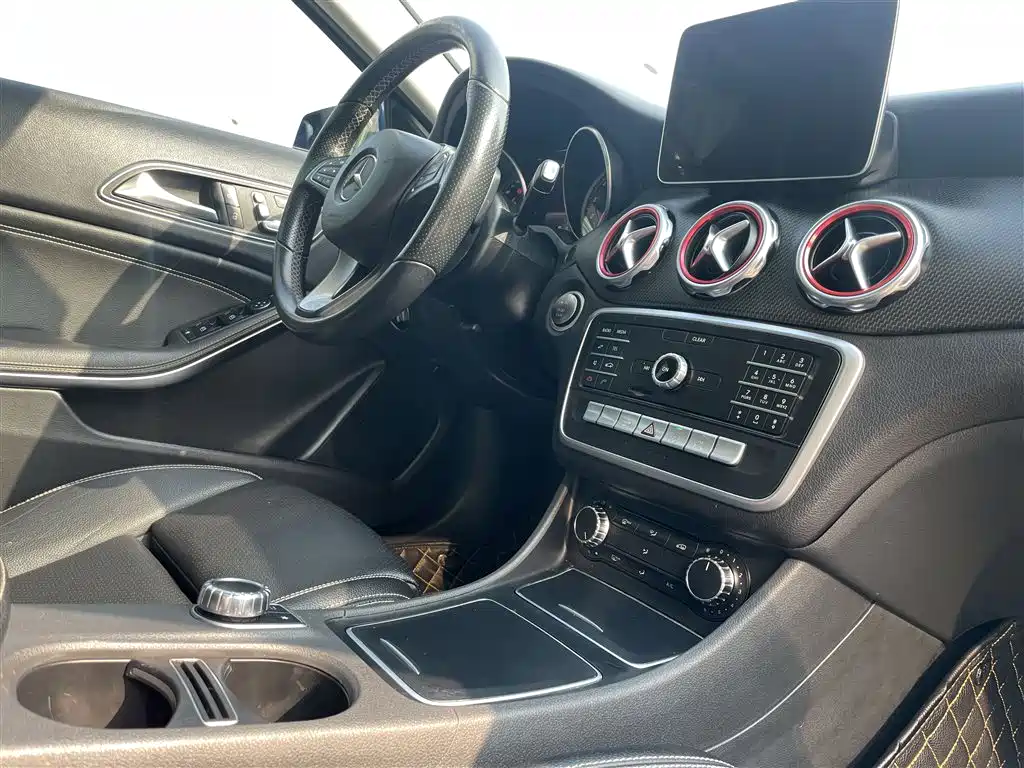 Mercedes-Benz GLA 2019 — фото 16