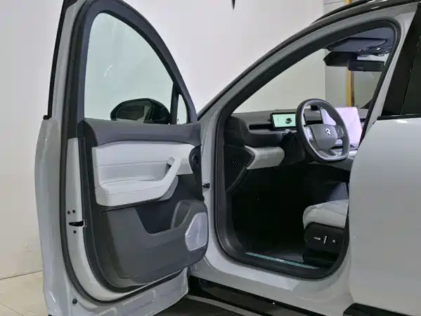 NIO ES6 2025