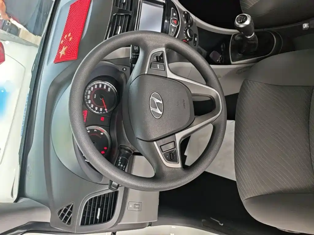 Hyundai Accent 2015 — фото 11