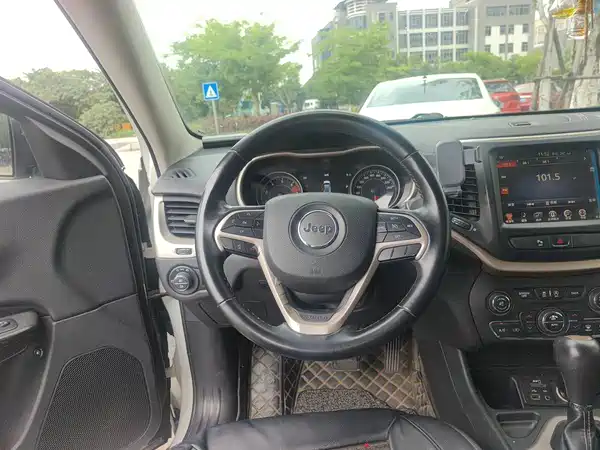 Jeep Cherokee 2018