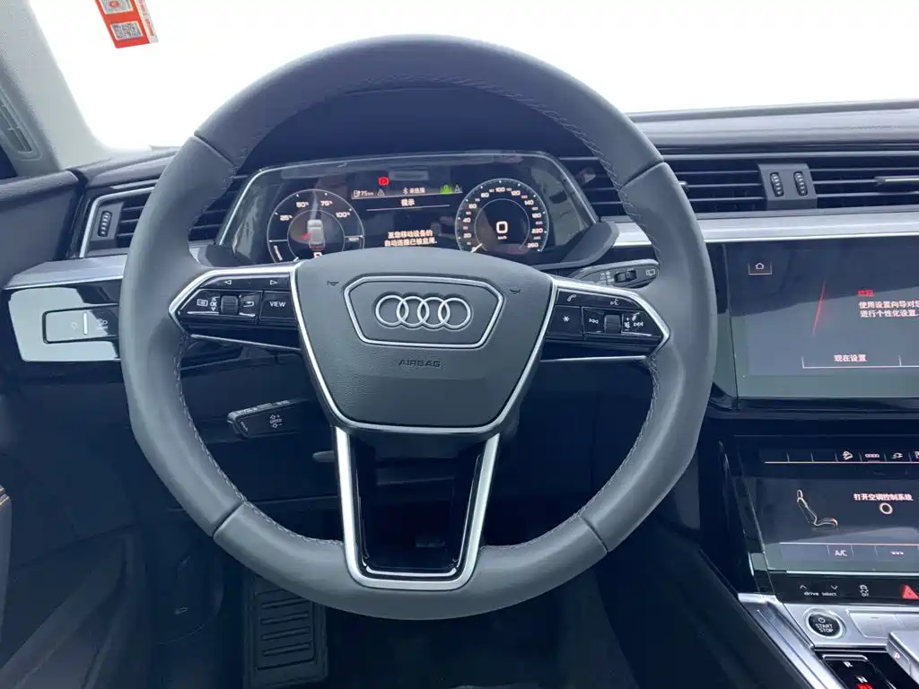 Audi e-tron 2026 — фото 22