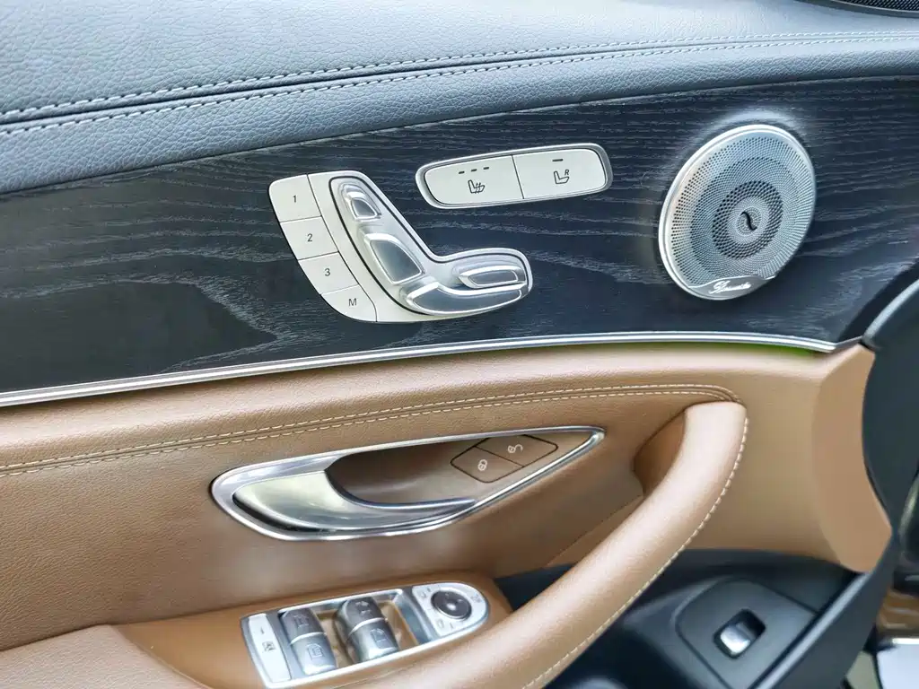 Mercedes-Benz E-Class 2018 — фото 16