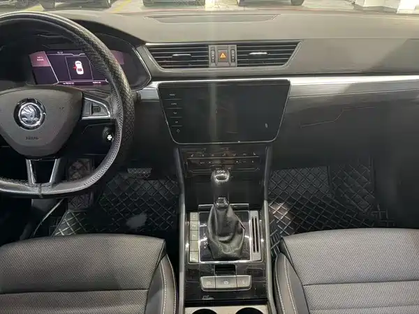 Skoda Superb 2021