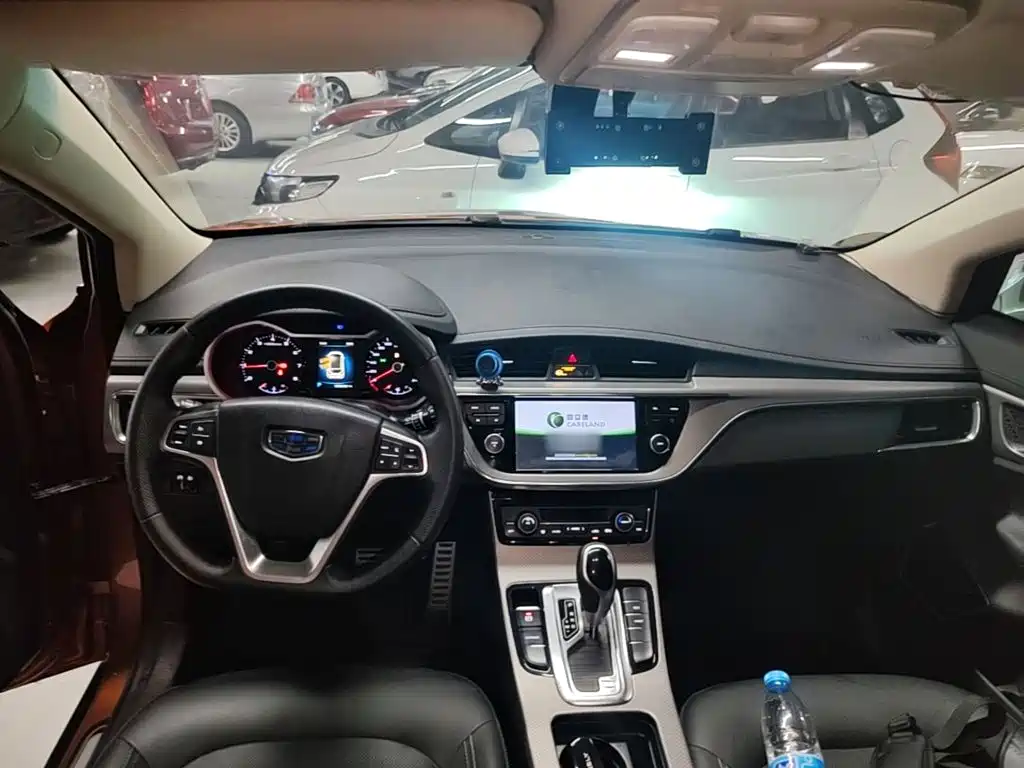 Geely Emgrand GS 2017 — фото 10