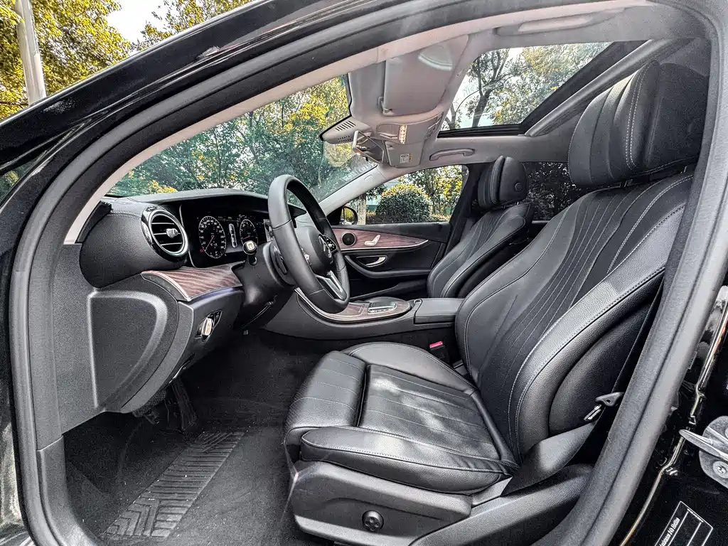 Mercedes-Benz E-Class 2019 — фото 8