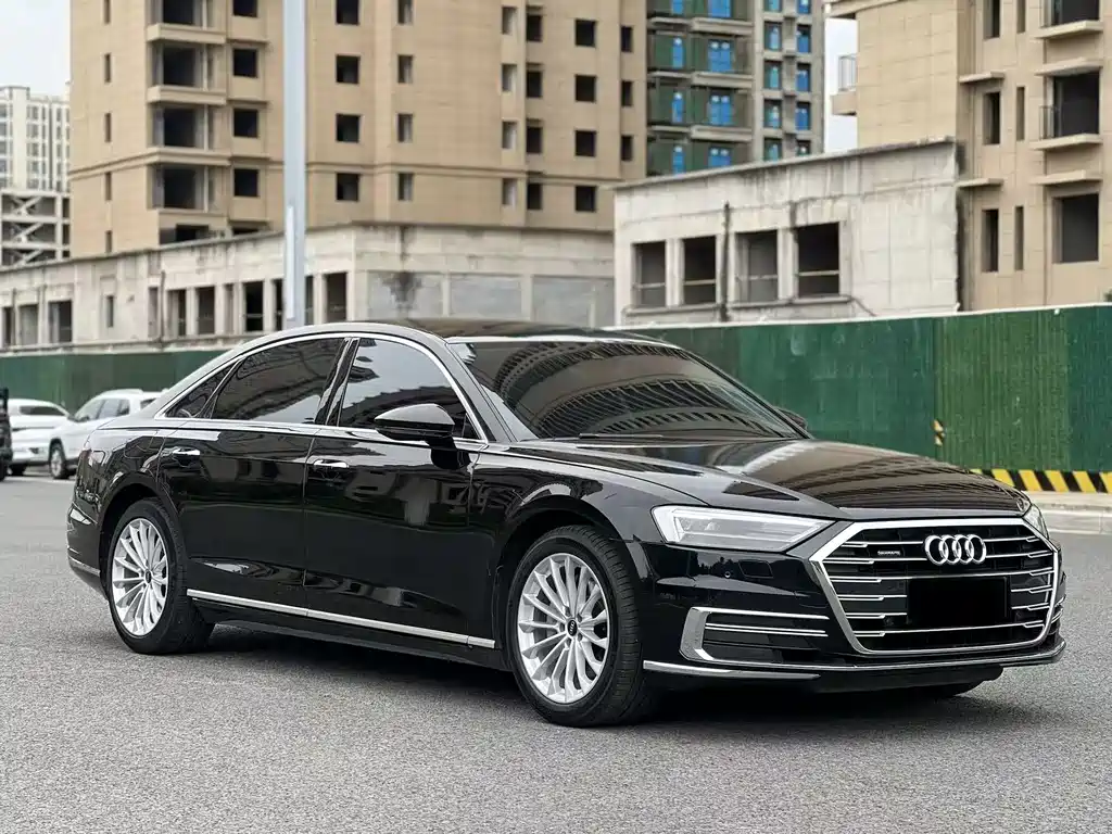 Audi A8 2021 — фото 29