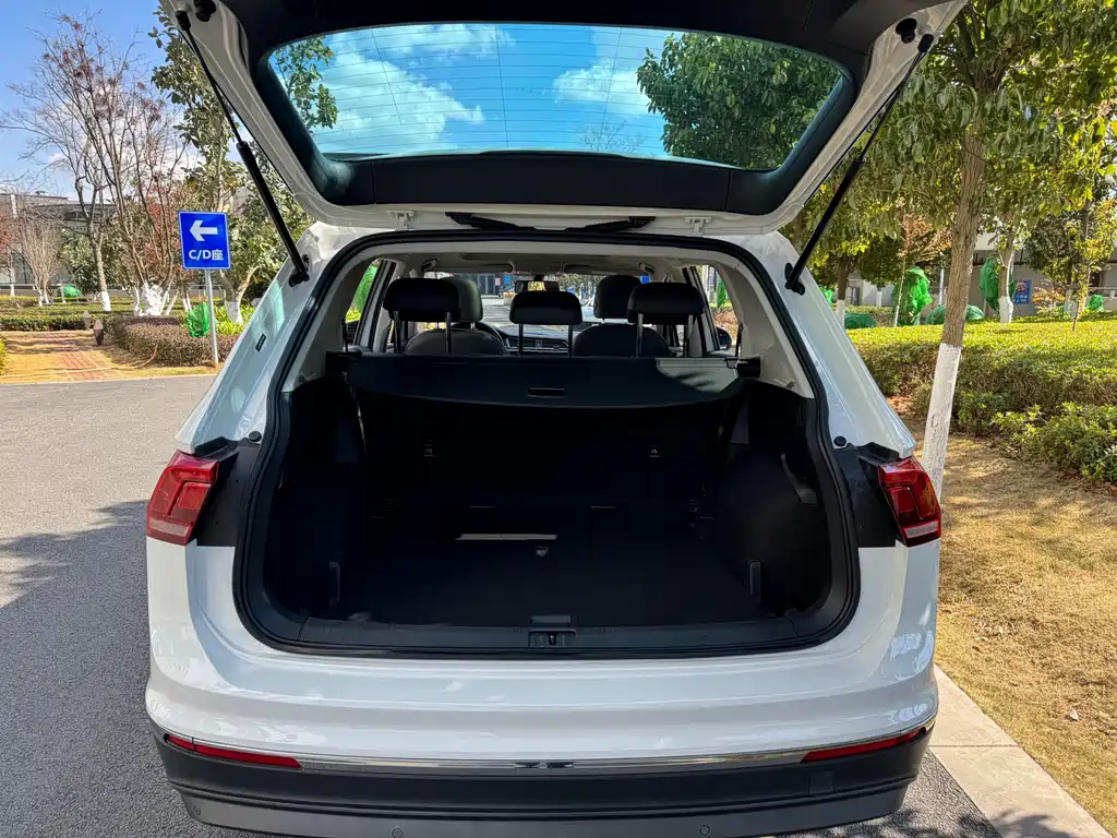 Volkswagen Tiguan L 2021 — фото 19