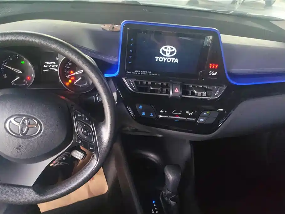 Toyota C-HR 2021 — фото 12